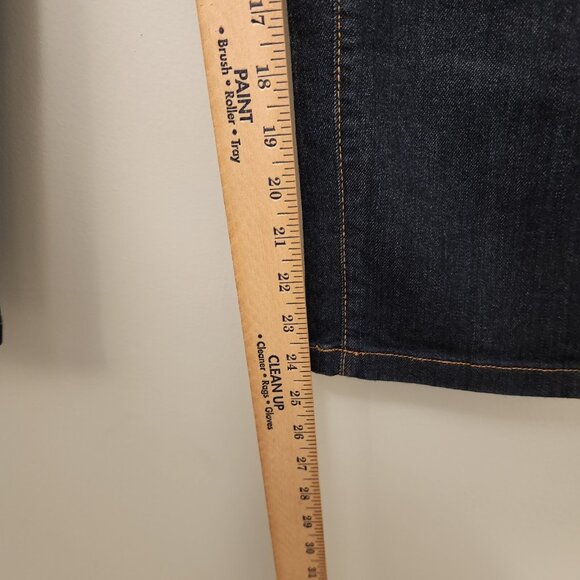 LL Bean Jeans Classic Fit Mid Rise Straight Leg Womens 12 Reg Stretch Denim EUC - Picture 10 of 13